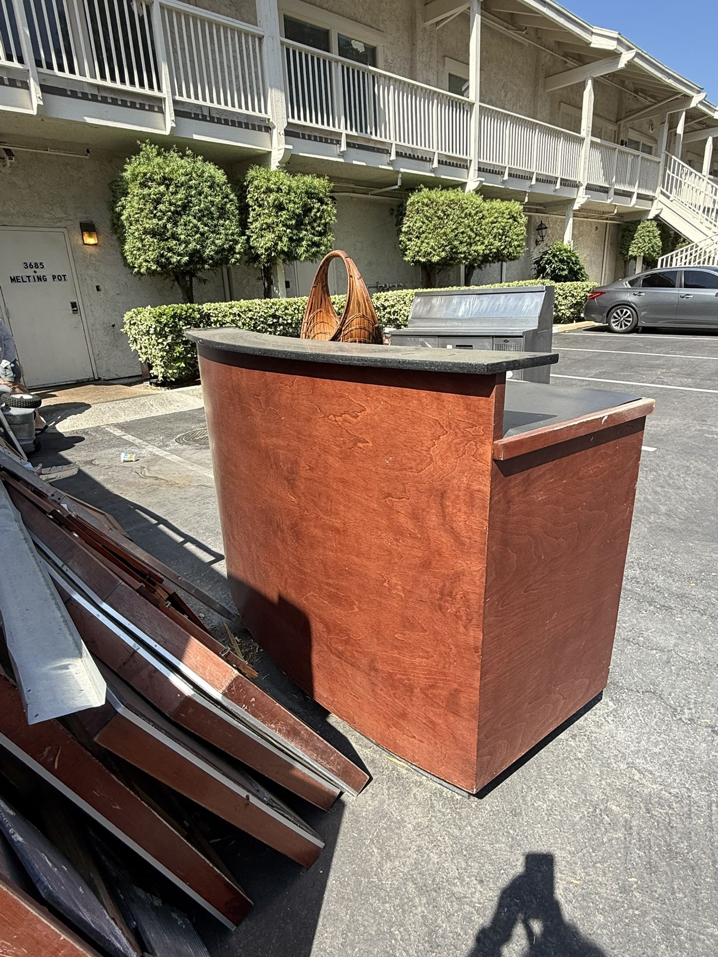 Free Cabinet Doors, Reception Counter, Countertops