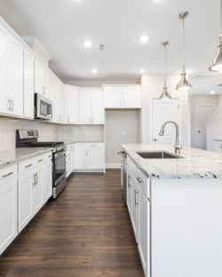 Shaker White / L-shape with an Island kitchen at an affordable