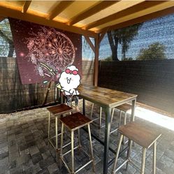 Bar  With Six Stools   (like New)