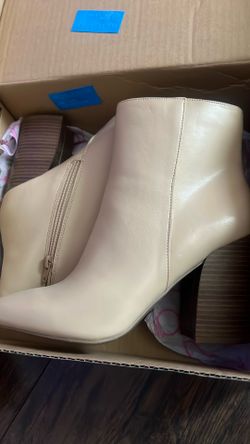 Women Tan booties