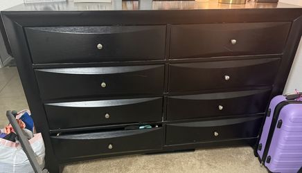 8 Drawer Black Dresser