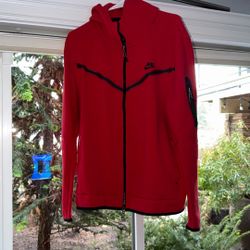 Nike Red Tech Size XL