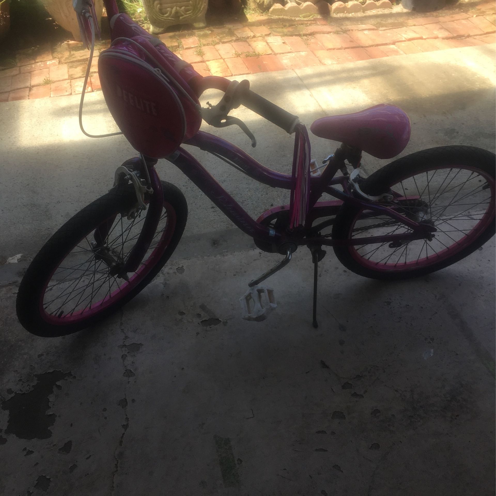 Girls Bike. Schwinn 