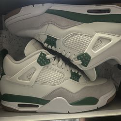 Jordan 4 Pine Greens Size 10