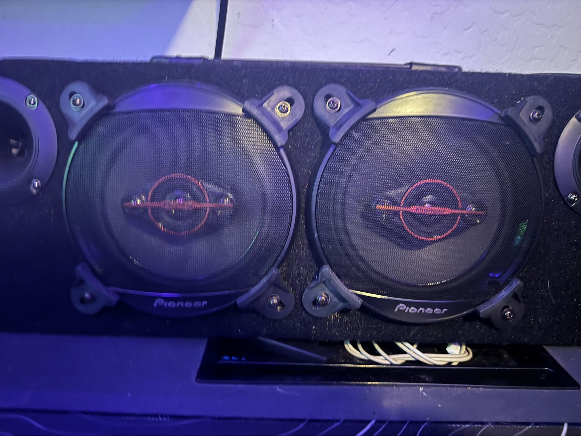 6-1/2" - 4-way 320 W Max Power, 11mm Tweeter and 11mm Super Tweeter and 1-5/8" Cone Midrange - Coaxial Speakers (pair) Pioneer