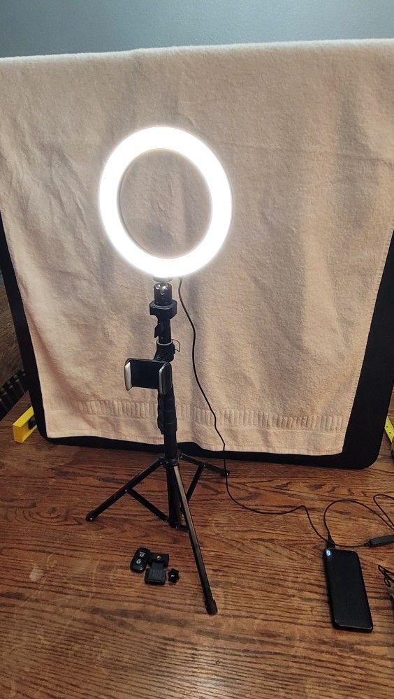 8" Selfie Ring Light With Adjustable Tripod And Remote.