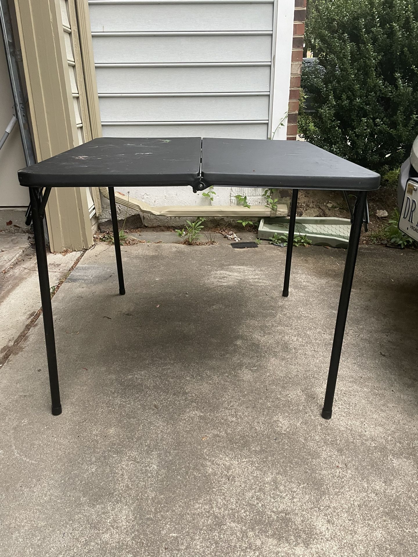 Camping adjustable table