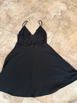 PERFECT FOR HOMECOMING  Black Lace Skater Dress Size Medium