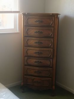 Dresser
