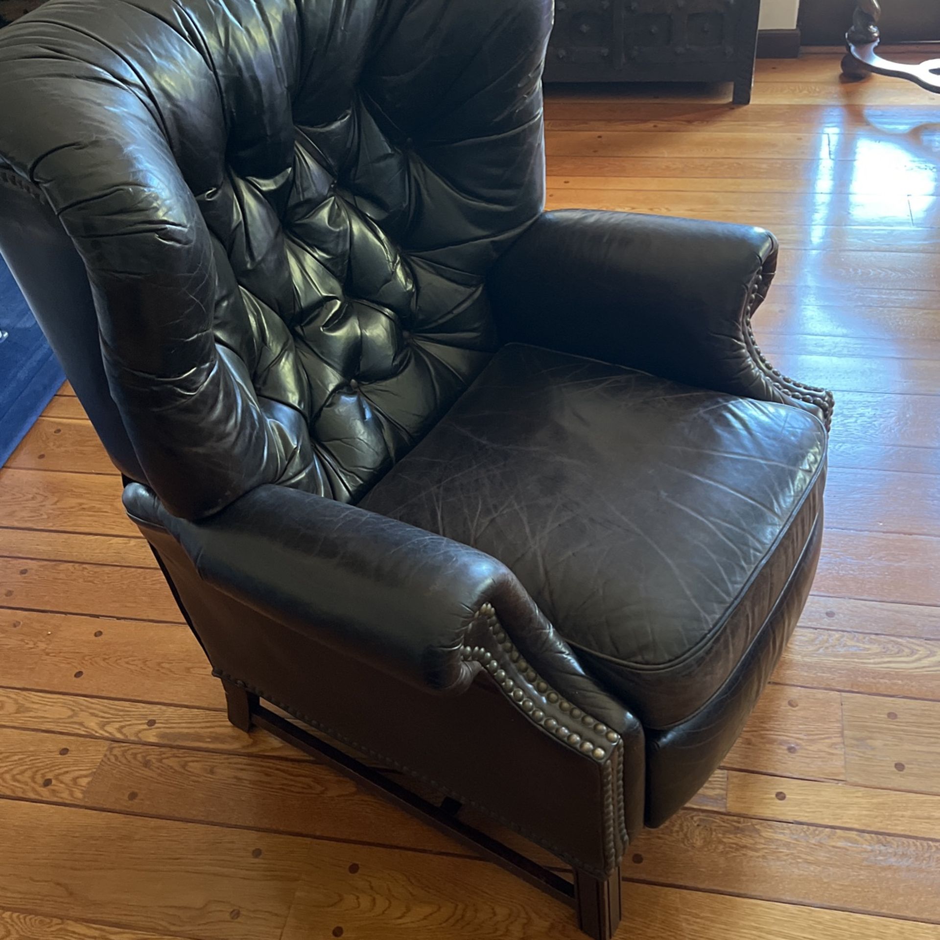Tufted Leather Recliner Chair
