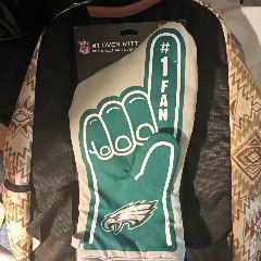 Official Eagle's Oven Mitten