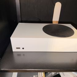 Xbox Series S (With Remote Battery Charger)