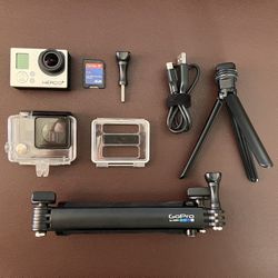 GOPRO Hero 3+ Silver with 32GB Micro SD Flash Card & Accessories 