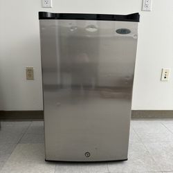 Upright Freezer - 3.0 Cu. ft. - UF-304SS