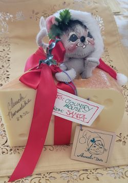 Analee Country Mouse in The Block Of Cheese