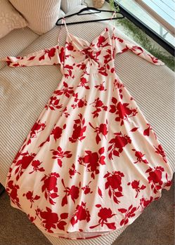 🌹 Red & Cream Floral Open-Back Maxi Dress