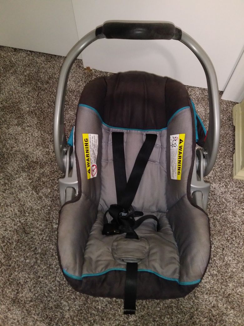 Car seat with 3 bases