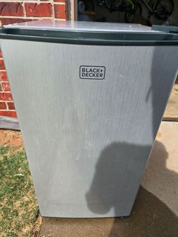 Black and Decker Small Fridge - Leaking Refrigerant in Freezer Area