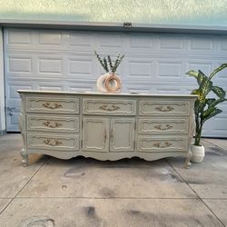 dresser night stand side tables