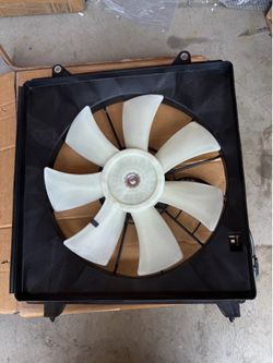 New A/C Condenser Cooling Fan Assembly For 13-15 Honda Accord