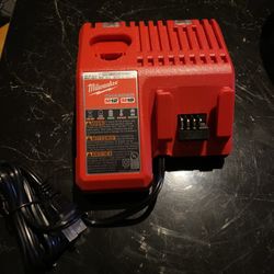 Milwaukee M18/M12 Charger
