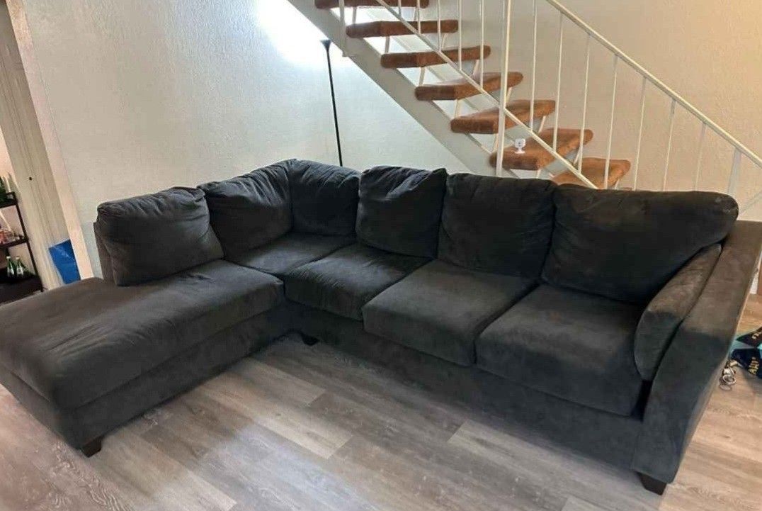 Free Delivery - Beautiful 2pc Dark Sectional