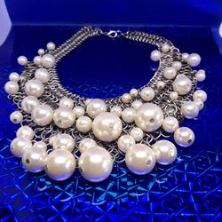 Kenneth Jay Lane Rhodium Chocker Necklace With White Pearls 