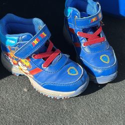 Toddler Shoes And Clothes 