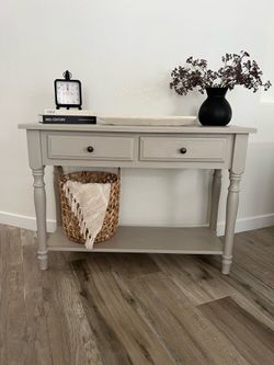 Beautiful entry table - console table
