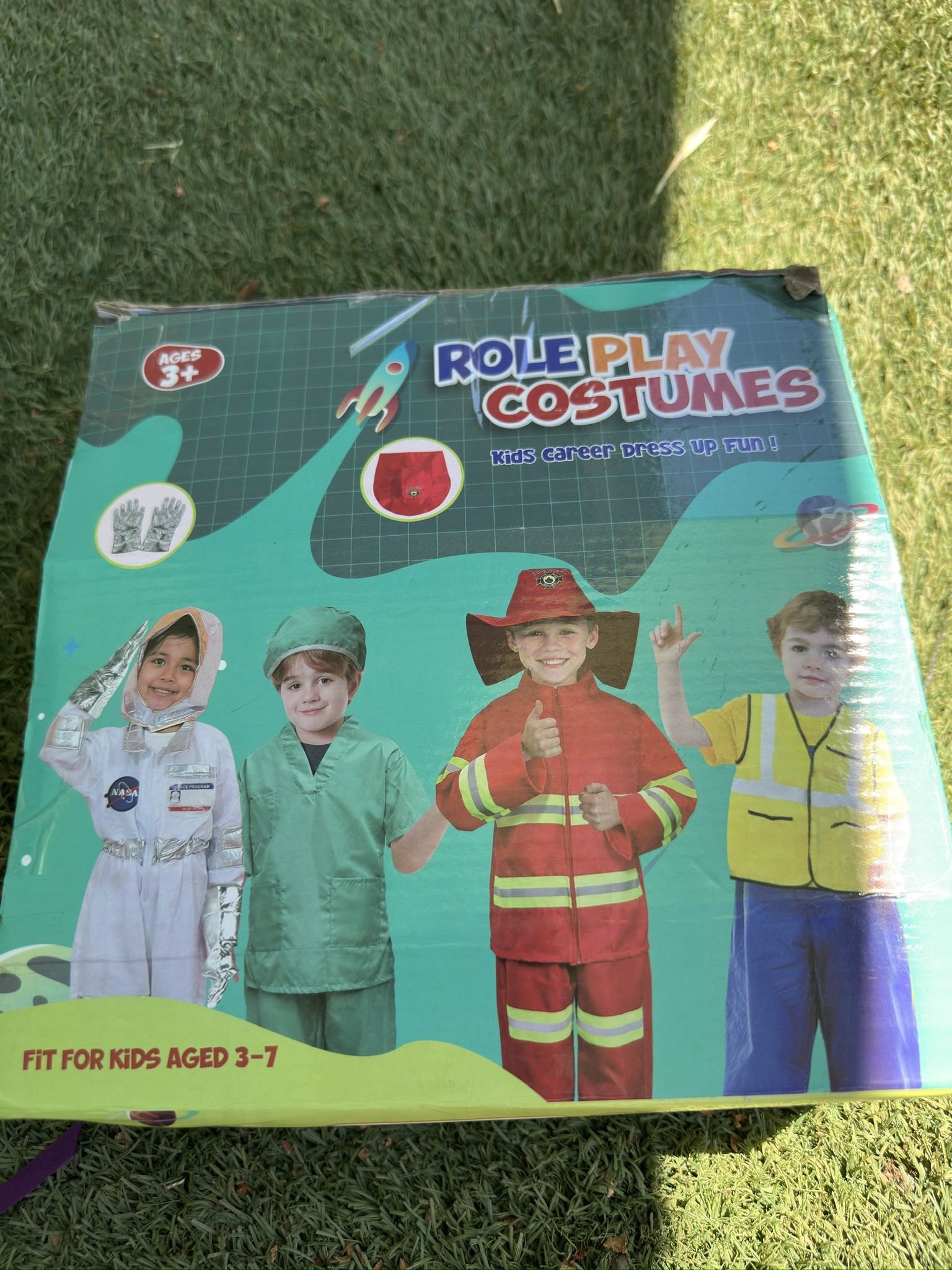 LOYO Kids Role Play Dress Up Clothes for 3-7 Years Old Play, 4 Sets