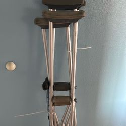 Aluminum Crutches
