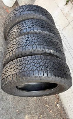 275/60/20 Goodyear set de Tires con 70% de vida las 4