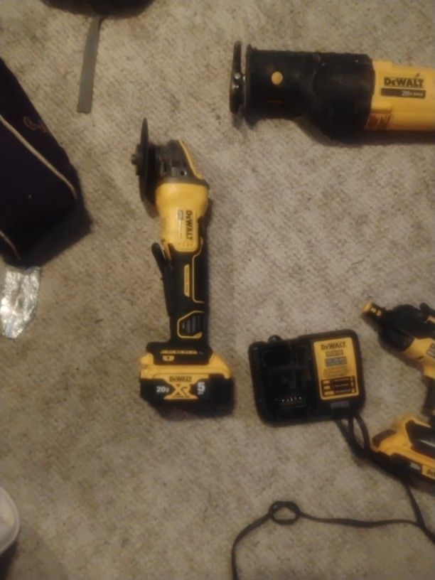DeWALT brushless Grinder And 20v 5ah Battery And Charger
