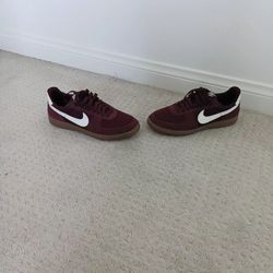 Nikes $20