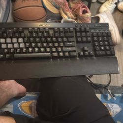 CORSAIR RED LED KEYBOARD