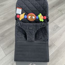 Babybjorn Bouncer w/ toy bar attachment