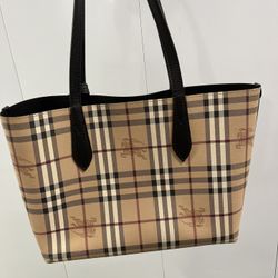 Burberry Reversible Hay market Tote