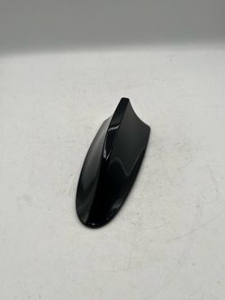 Universal Aftermarket Car Roof Antenna Replacement with Shark Fin Style Cover, Black