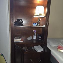 Real Wood Really Nice Bookshelf With 2 Shelves Under 