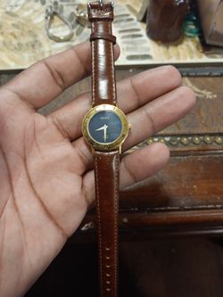 Gucci Womans Leather Watch