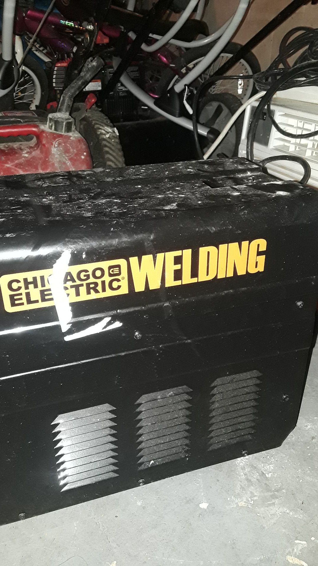 A welder machine wit all peices