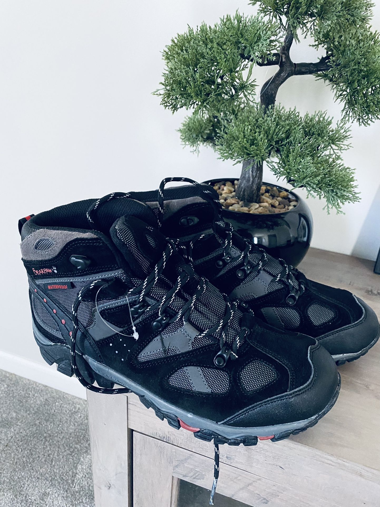 Bearpaw Mens Hiking Boot Size 10.5 Brand New 