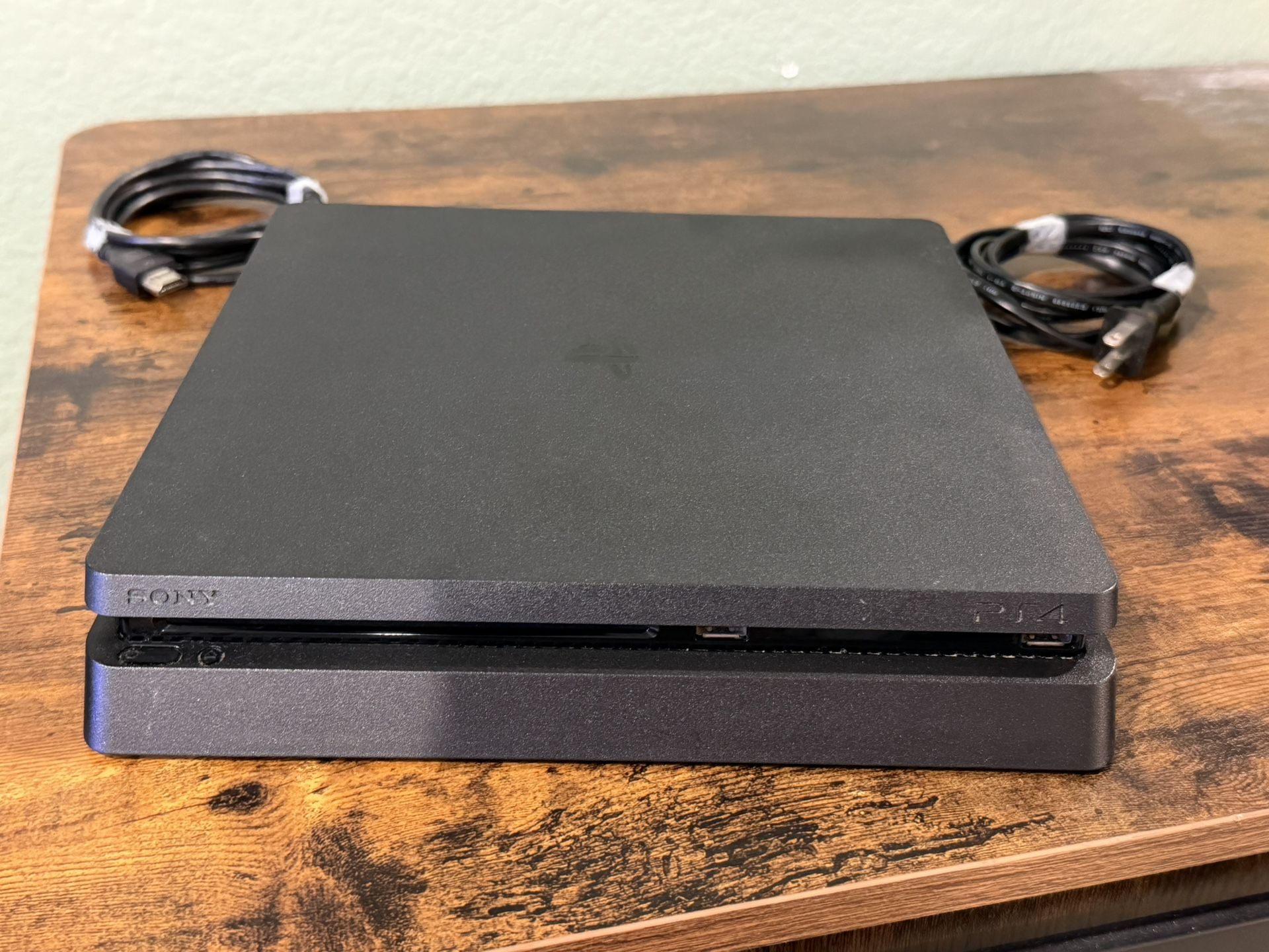 PS4 Console PlayStation 4