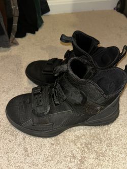 LeBron solider 13