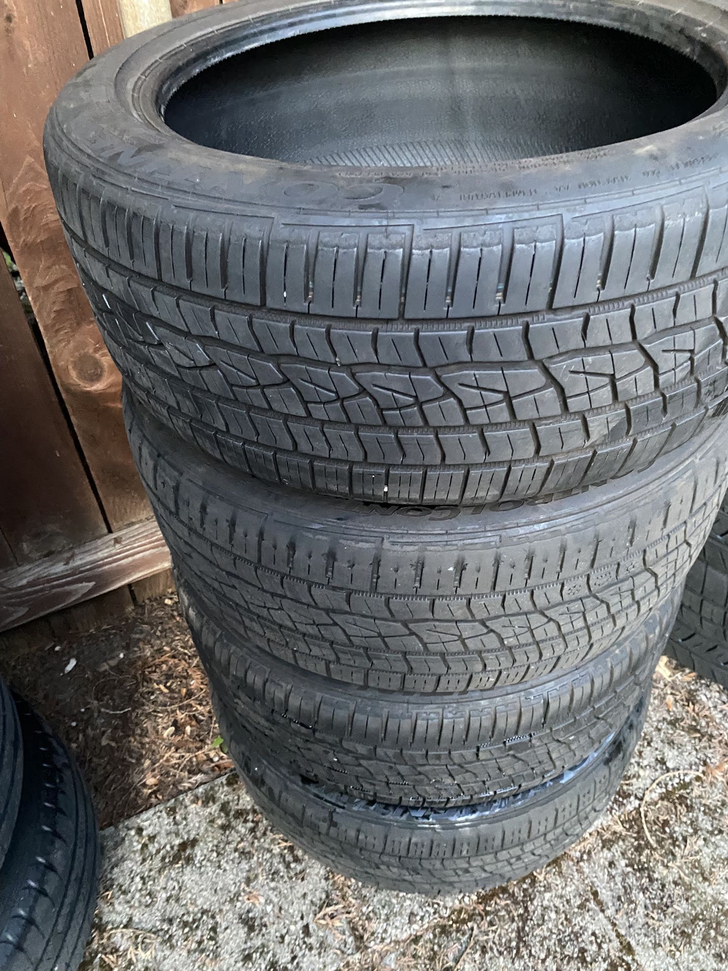 Set Of 4 215/45ZR17 Continental Tires