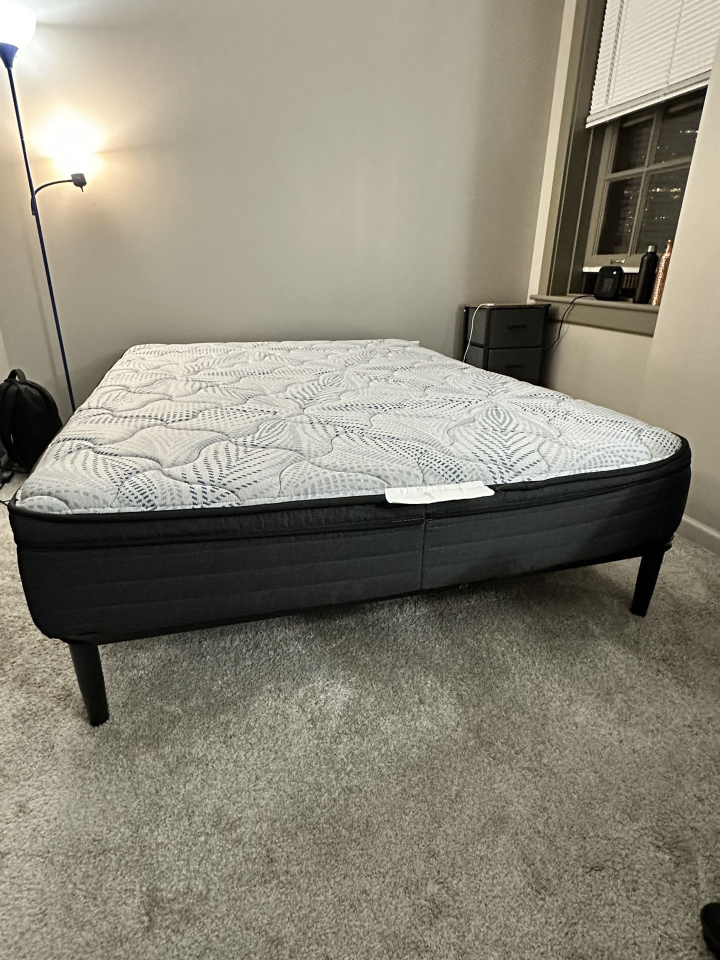 Mattress and adjustable bed for sale (like new)