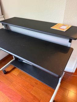 Adjustable laptop