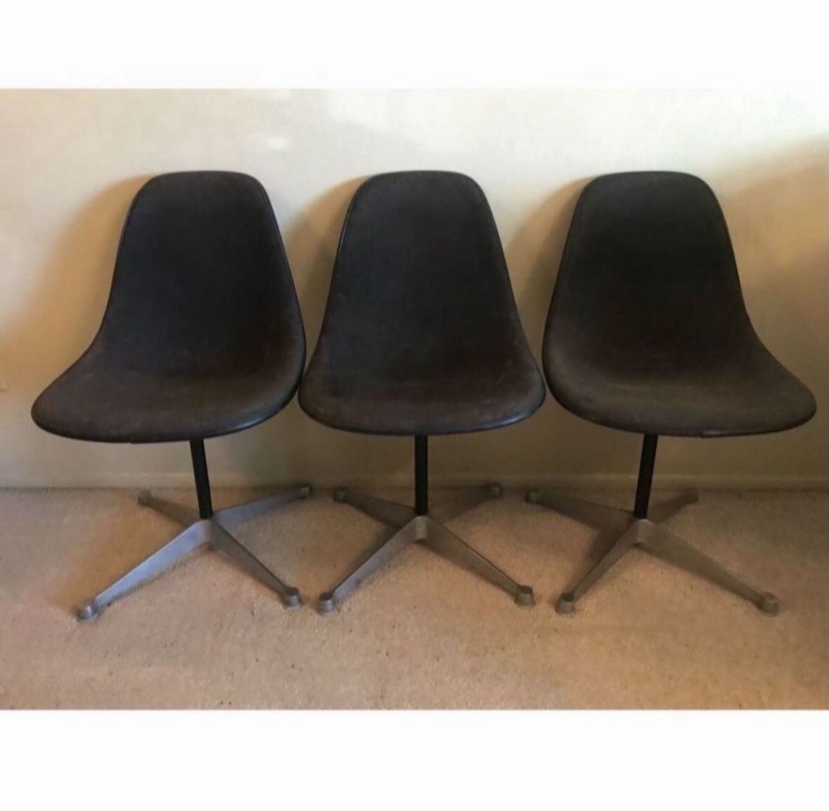 3 Vintage Antique MCM Mid Century Modern Black Herman Miller Eames Fiberglass Chairs Aluminum X Pedestal