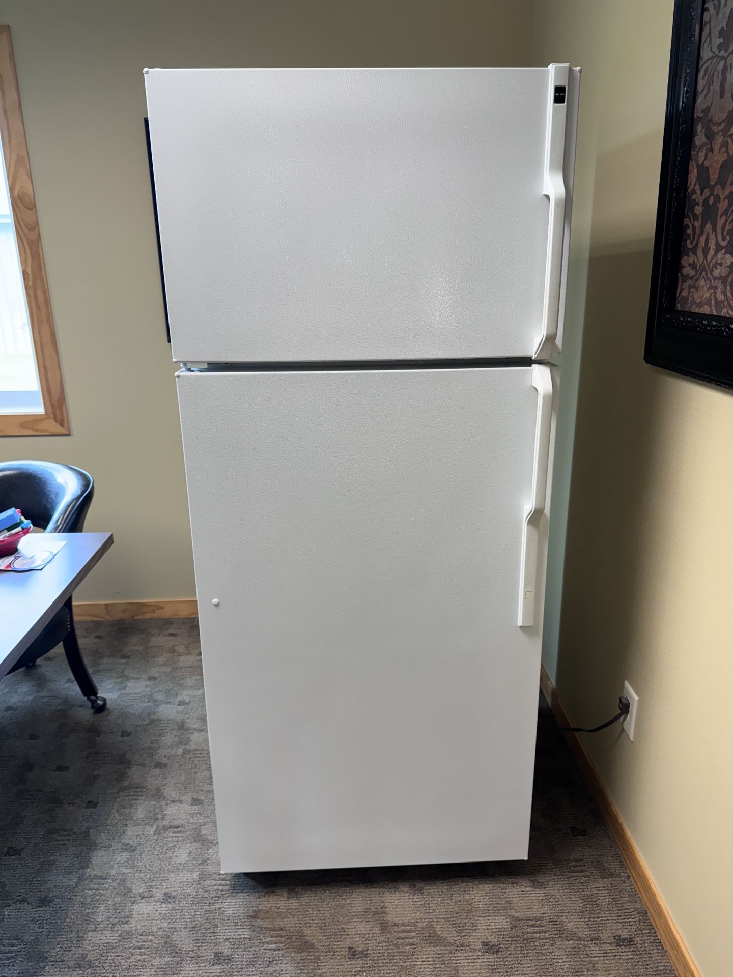 Hot Point Fridge (white)