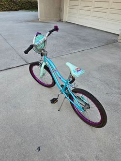 Girl's Schwinn Bike
